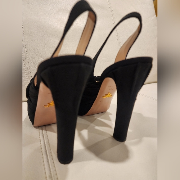 Prada knotted pump color black , made from silk outside and leather inside, size - Picture 13 of 14